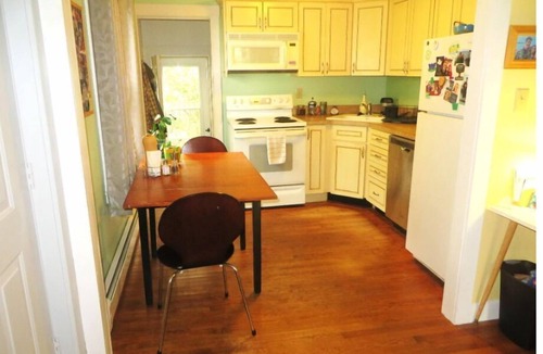 Willard House | 2 bedroom home, walk to beach, 10 minute drive to Portland. 30 day minimum stay