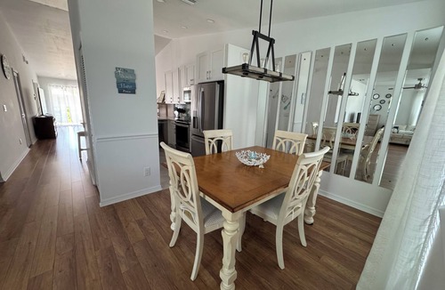 Naples Park Condo | 2 bedroom plus den and 2 bath