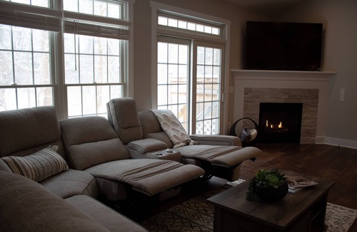 Rochester House | 2 Bedroom Townhouse, Airport, Home Office