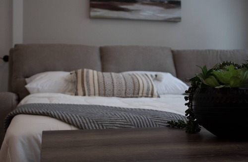 Rochester House | 2 Bedroom Townhouse, Airport, Home Office