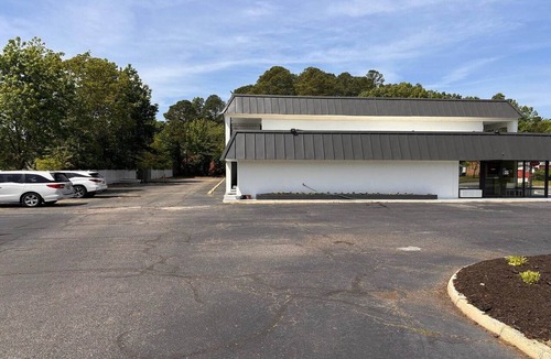 North Newport News Apartment | 2 Full Bed|Smk|Newport News PA