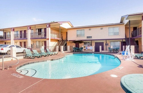 Texarkana Apartment | 2 Full Bed | Smoking