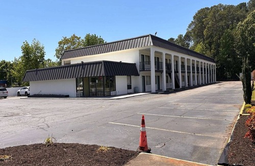 North Newport News Apartment | 2 Full Beds|Non-Smoking