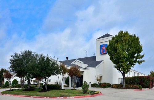 Plano Apartment | 2 Full Beds | Smoking