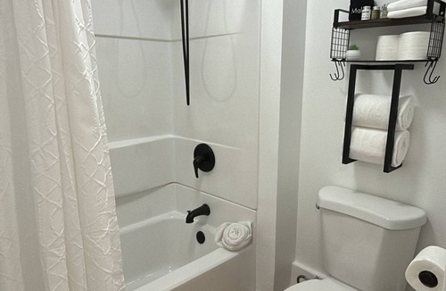 Andrews Apartment | #2 Hygge Hus Hotel - Double Room - Connectable -WiFi and AC in charming Andrews