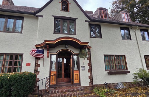 Warren Apartment | 2 individual private Rooms available in serene Warren two blocks from down town