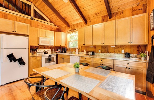 Conway Cabin | 2 Mi to Conway: Cozy Cabin w/Grill & Yard!