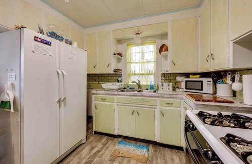 Rochester Apartment | 2 Miles to Dtwn! Idyllic Rochester Apt w/Hot Tub