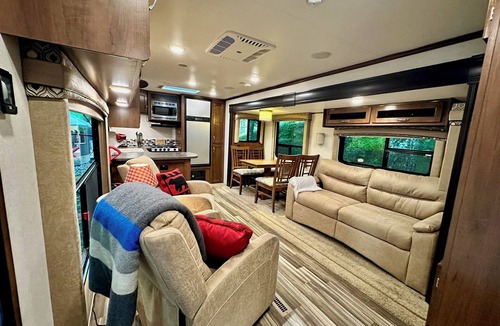 Warrensburg RV Rental | 2-Person RV on private lake with WIFI @ Daggett Lake