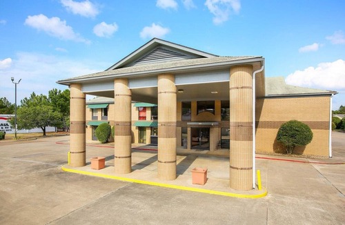 Texarkana Apartment | 2 Queen bed Walkin|Texarkana