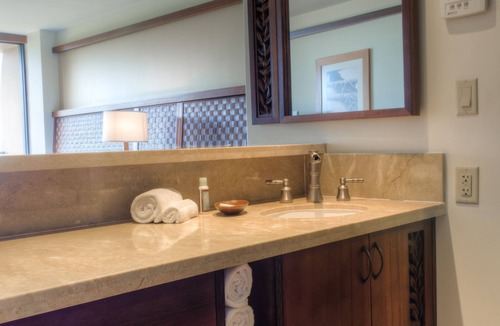 Kaanapali Hotel | 2 Tower Ocean Front Room Doubles at Royal Lahaina Resort!