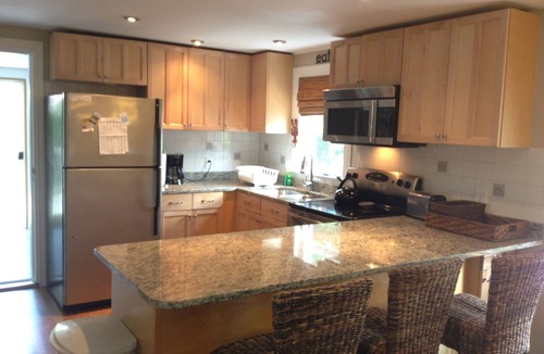 Narragansett Cottage | 2024-2025 school year rental — Scarborough Beach