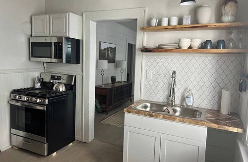Erie Apartment | 257 Midtown Boho St. Vincent Lower BRAND NEW RENO