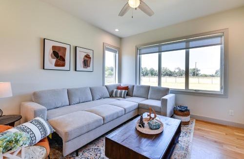 Weston House | 26-Acre Pilot Point Ranch Home w/Pool & Mini Golf