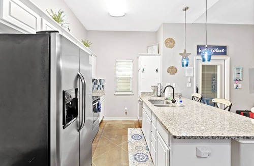 Corpus Christi Condo | 2KINGBed2Bath, sleeps 6. Pet friendly. Pool. Gas fire pit.
