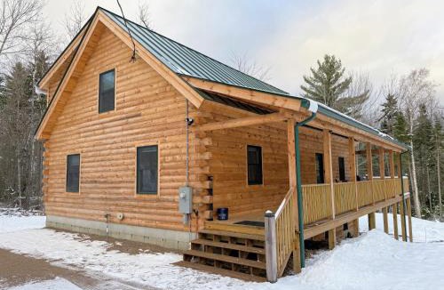 Bethlehem Ski Chalet | 2S New log cabin in Bethlehem - privacy, firepit, great location!
