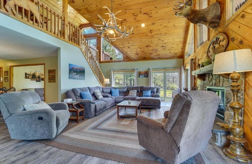 Benezette House | 3-Acre Benezette Cabin: Hot Tub, Grill & Mtn View