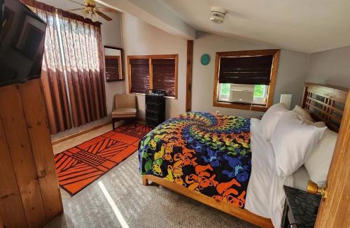 Burdett House | 3-Acre Country Retreat Near Seneca Lake Wine Trail
