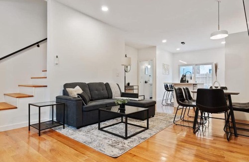 Central Northside House | 3 BDRM 2 and a Half Bath - House Private Yard Duplex