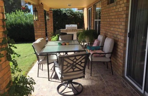 Las Cruces House | 3 bdrm 2 bath quiet, cheerful, and snug abode!