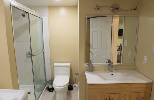 Killarney House | 3 Bed 2 Bath, easy access to downtown and airport