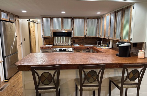 Afton House | 3+bed 3 bath w/2 slip covered dock,on a cove in Duck Creek parking for trailers