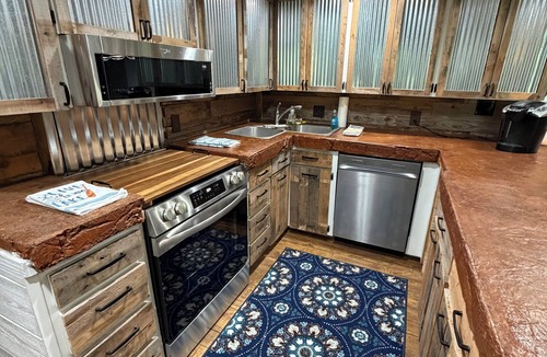 Afton House | 3+bed 3 bath w/2 slip covered dock,on a cove in Duck Creek parking for trailers