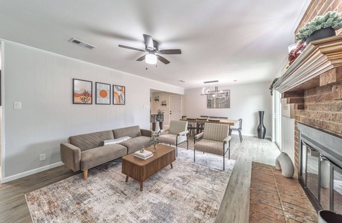 Denton House | 3-bed house in Denton, pool, games, firepit in a huge private fenced yard