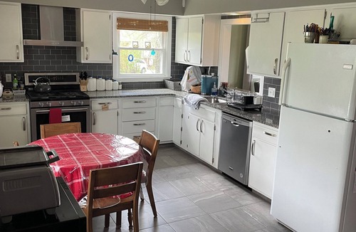 Indiana House | 3-bedroom 2 bathroom house in Indiana, PA with WiFi, central AC/heat.