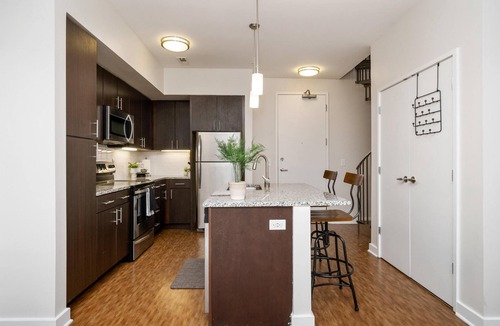 Grandview Heights Apartment | 3 Bedroom Centrally Located
