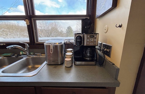 Ellicottville Ski Chalet | 3-bedroom chalet in marvelous Ellicottville with WiFi, sauna, deck and grill