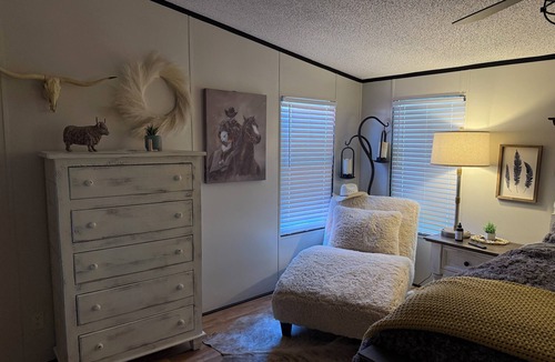 Bethany House | 3-bedroom country home remodeled in charming Keithville Ranch with AC, wi-fi.