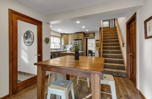 Crittenden House | 3 bedroom fully renovated house in Alden NY sleeps 12!