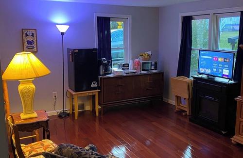 Port Matilda House | 3 bedroom getaway located 10 minutes from Penn State & Beaver Stadium