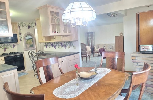 Cheektowaga House | 3-bedroom house in delightful Cheektowaga with cool AC