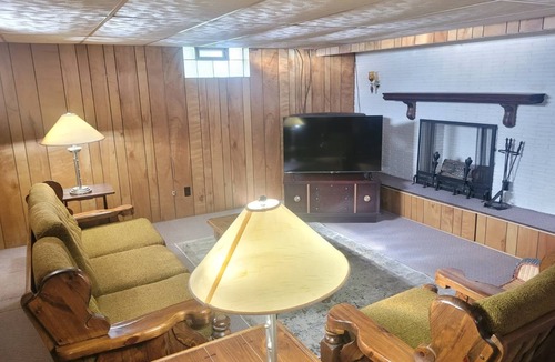 Cheektowaga House | 3-bedroom house in delightful Cheektowaga with cool AC