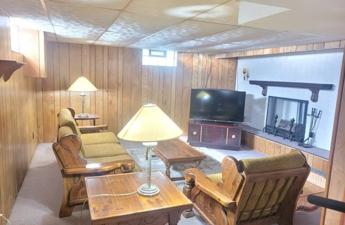 Cheektowaga House | 3-bedroom house in delightful Cheektowaga with cool AC