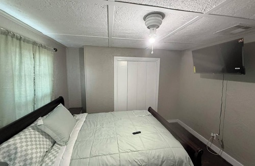 Wills Point Cabin | 3-bedroom house in the heart of catfish capital.