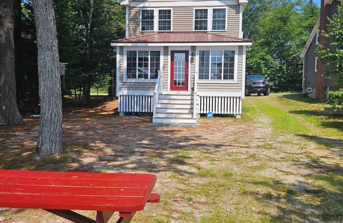 Denmark House | 3 bedroom lakefront home on Moose Pond Denmark Maine. Pleasant Mountain views.