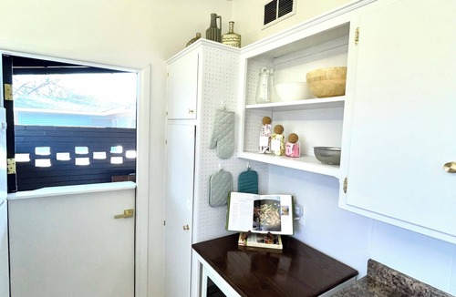 Fort Smith House | 3-bedroom Mid-Mod home in Fort Smith with King bed, WiFi