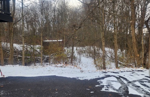 Cuyahoga Falls House | 3 bedroom nature retreat near Blossom Music, Sarah's vineyard & National park