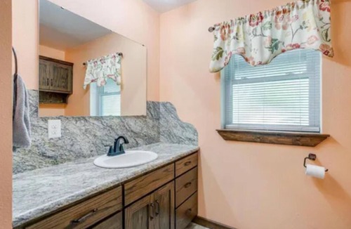 Hill County House | 3-bedroom private retreat