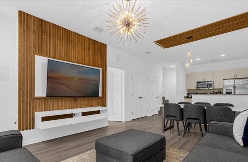 Galilee House | 3 Bedrooms/ 2 Bathrooms Lucaya Village (26-102)