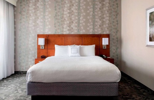 Middletown Hotel | 3 Convenient Room Located at Route 114 | Budget Wise w/Free Parking