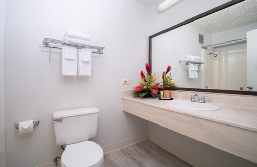 Kahului House | 3 Garden View Accommodations! On-site Pool, Near Iao Valley State Park!
