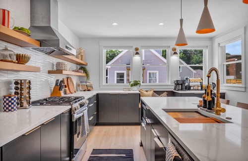 Detroit - Shoreway House | 3 Homes | Hot Tub, Sauna & Pickleball Retreat