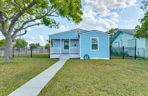 Del Mar House | 3 Mi to Beach: Family Home in Corpus Christi!