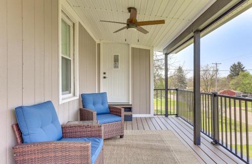 Youngstown Apartment | 3 Mi to Downtown Youngstown: Apt w/Deck!