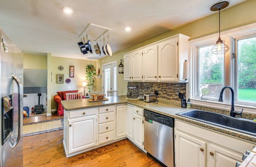 Fancher House | 3 Mi to Erie Canal: Home w/Hot Tub in Holley!