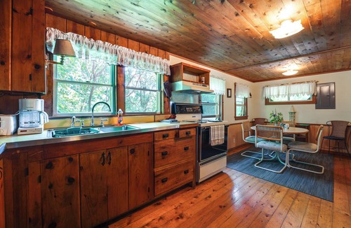 Stockton Springs Cabin | 3 Mi to Hiking & Beaches: Rustic Maine Cabin